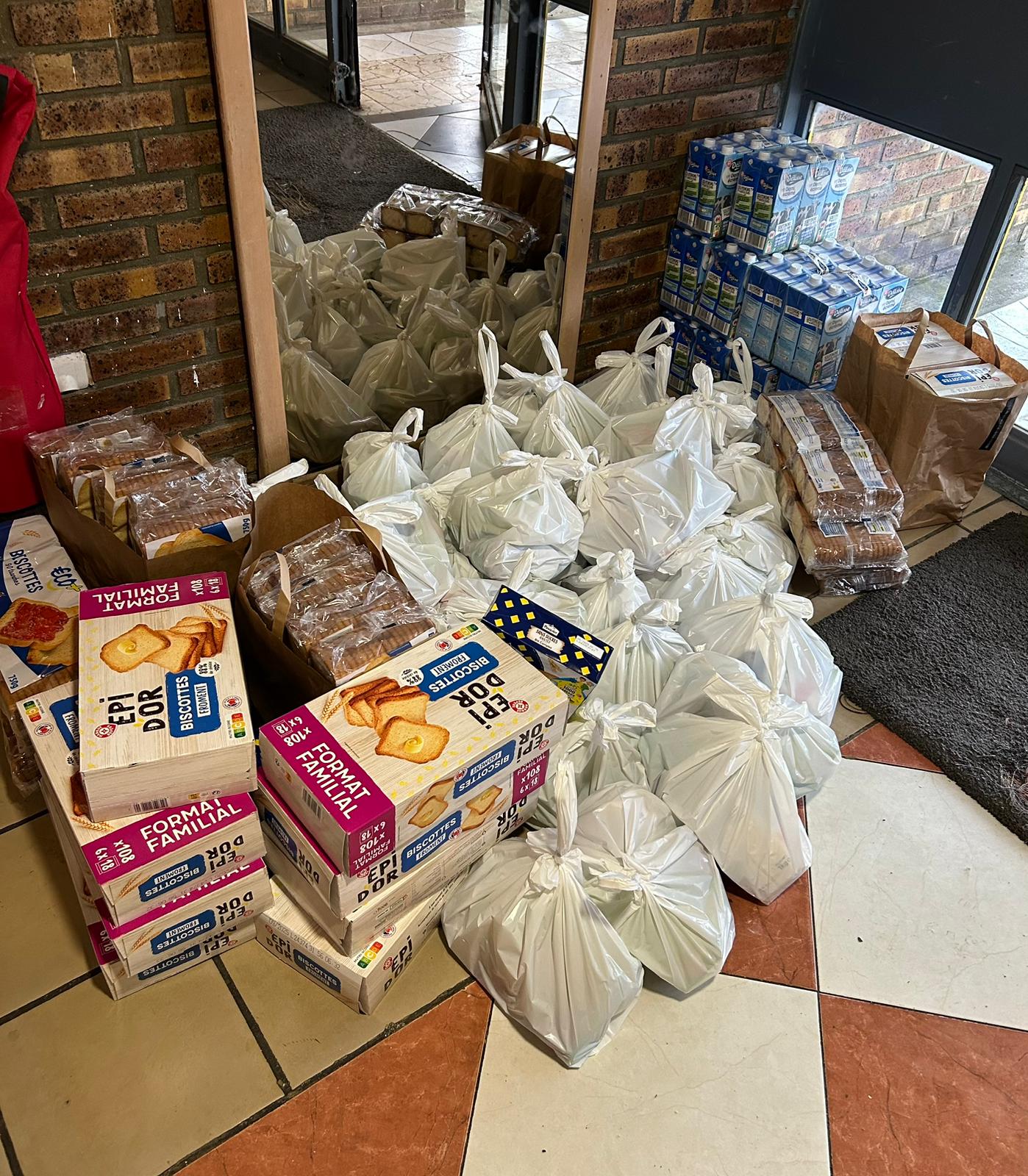 Distribution colis alimentaire - Association musulmane humanitaire